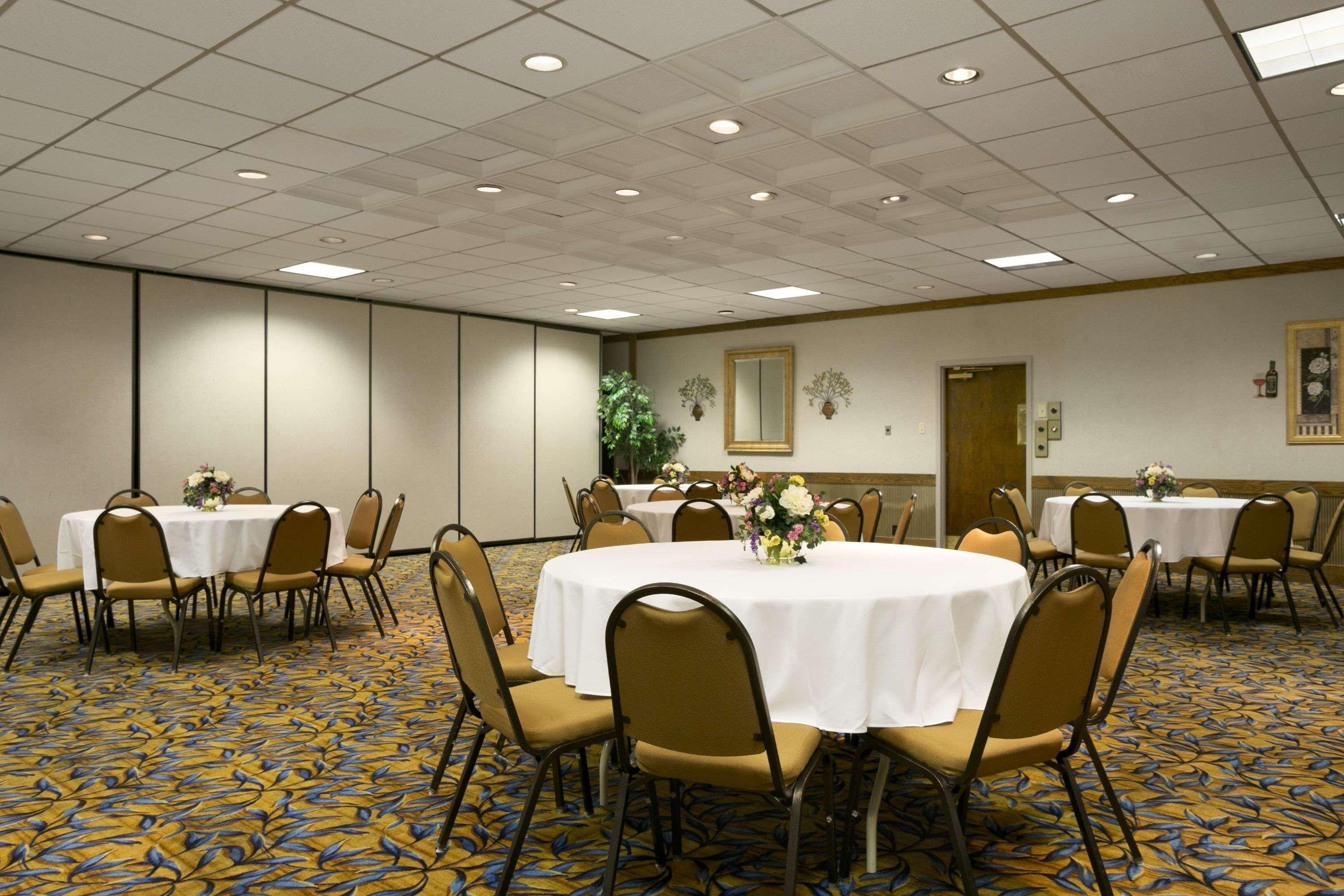 Days Inn By Wyndham Sidney Oh Exterior foto