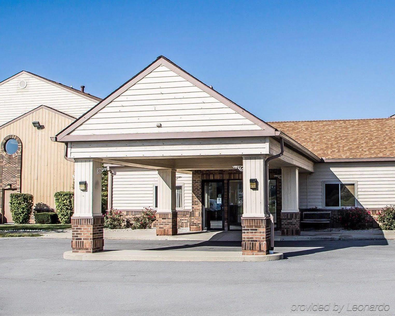 Days Inn By Wyndham Sidney Oh Exterior foto